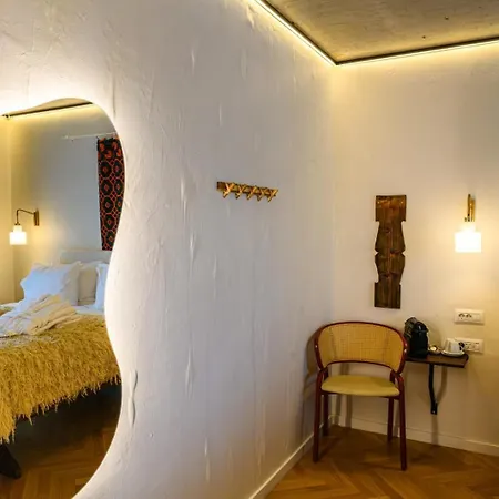 Nishani 5 Stars Boutique Bucarest