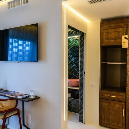 Motel Nishani 5 Stars Boutique *