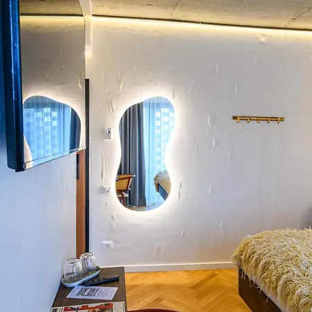 Nishani 5 Stars Boutique Motel *