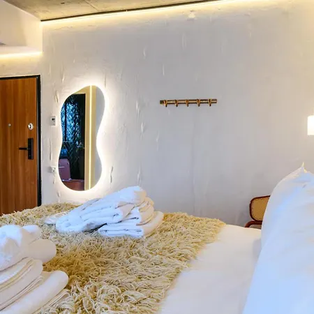 Motel Nishani 5 Stars Boutique
